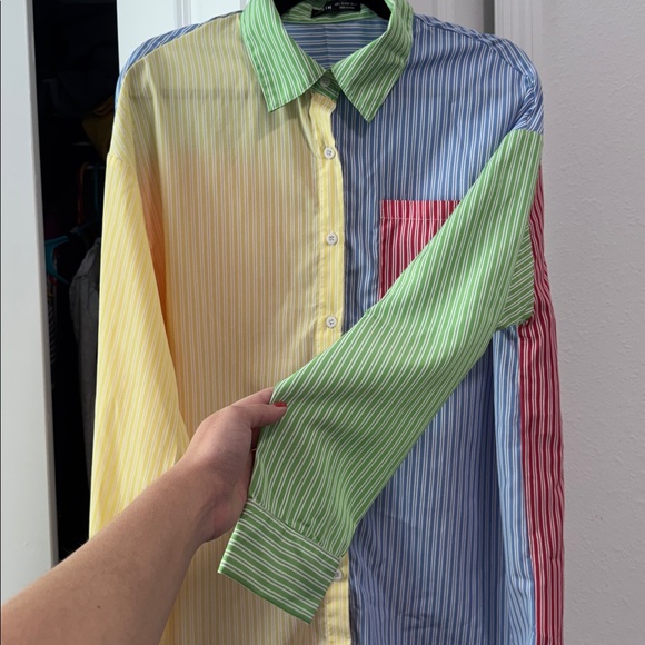 Multicolor woman’s shirt and short pants. - Picture 5 of 8